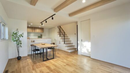 1/10(土)～12(月祝)『趣味を楽しむご夫婦が考えた、収納に困らないスクエア外観の家』予約制完成見学会