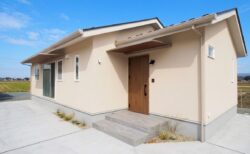 【見学会】3/28㈯〜4/19㈰ 中央市｜HIBIKI Premium <br>「家事動線×大容量の土間収納と納戸。暮らしが整う“塗り壁の平屋”」