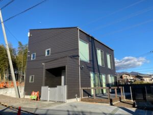★富士市一色中古住宅★　広い土地と築6年のデザイナーズ住宅 2480万円