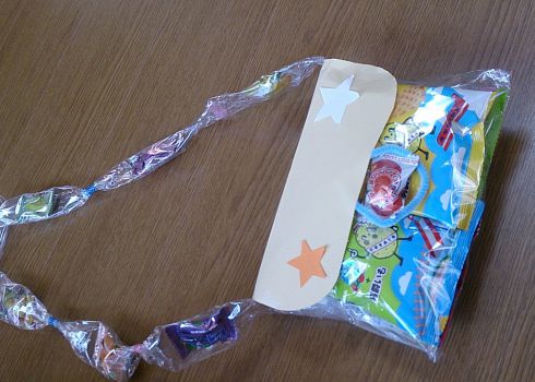 今週のLivingDコラム「防災お菓子ポシェット作り教室」