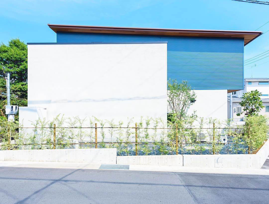 HIBKIゼロエネルギーZEHの家

#ゼロエネルギー住宅
#zeh
#HIBIKI #響木
#プレミアム
#樹脂サッシ
#木製サッシ
#ウエスタンレッドシダー 
#高性能断熱
#木の家
#外壁  #第一建設 #livingd 
#静岡 
#設計 #施工  #インテリア #おうち  #新築 #リフォーム #リノベーション