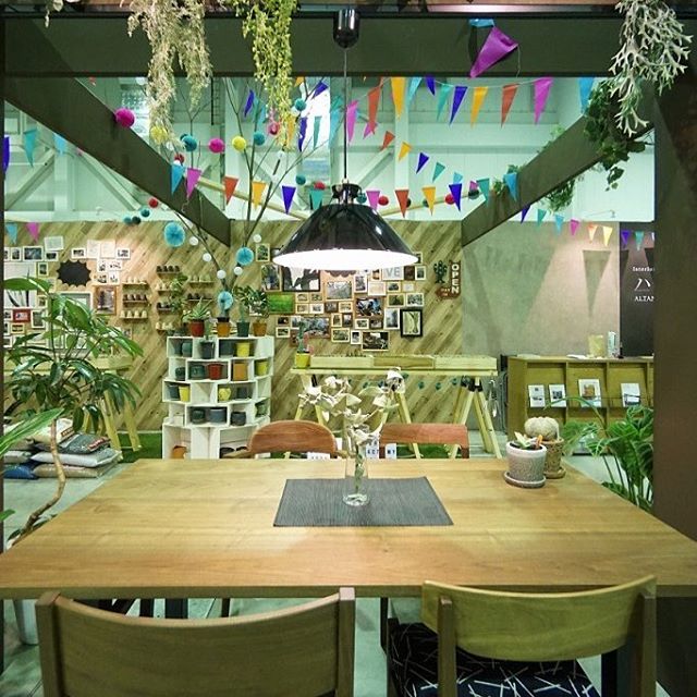 明日から第一建設の大感謝祭！ふじさんめっせを会場にlivingdホームパーティー会場内インスタ #第一建設イベント ハッシュタグ投稿企画やってます！写真は、特設インテリアショップブルーススピーカー照明体験#HIBIKI#premium #響木#高性能住宅#自然美と機能美#設計#施工#実例#HIBIKIの家 #建築#room #home #interior#インテリア#新築住宅#リフォーム#リノベーション #静岡 #おうち#一戸建て#livingd #第一建設#富士市