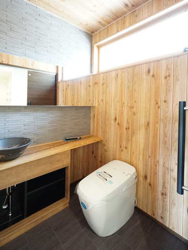 平屋のお家完成見学会～機能美～本物の木に見える壁紙～【HIBIKI富士店】