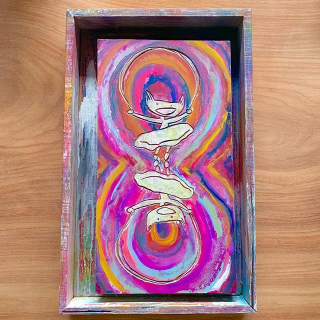 「またあした」<br />
もうすぐご飯 最後に一回 二重とび <br />
長谷川ジェット<br />
<br />
pic作品の作者で現代美術作家の長谷川ジェットさんの器展は、2/23(土)から開催！！<br />
同じ県内を拠点に活躍する現代美術作家、持塚三樹さんとの二人展です。<br />
<br />
無垢一枚板との一点モノ同士のかけがえのない"しつらえ"をご覧ください。<br />
＊<br />
＊<br />
<br />
MUKU-TEN×器のしつらえ<br />
「画家ふたりの器展ー持塚三樹と長谷川ジェット」<br />
2019年2/23(土)〜3/24(日)<br />
<br />
#長谷川ジェット<br />
#持塚三樹<br />
#現代美術作家<br />
#画家<br />
#器展<br />
#exhibition<br />
#二人展<br />
#器<br />
#器好き<br />
#artworks<br />
#mukuten<br />
#アパ一枚板<br />
#無垢一枚板<br />
#一枚板<br />
#一枚板テーブル<br />
#無垢材<br />
#家具<br />
#furniture <br />
#インテリア<br />
#interior