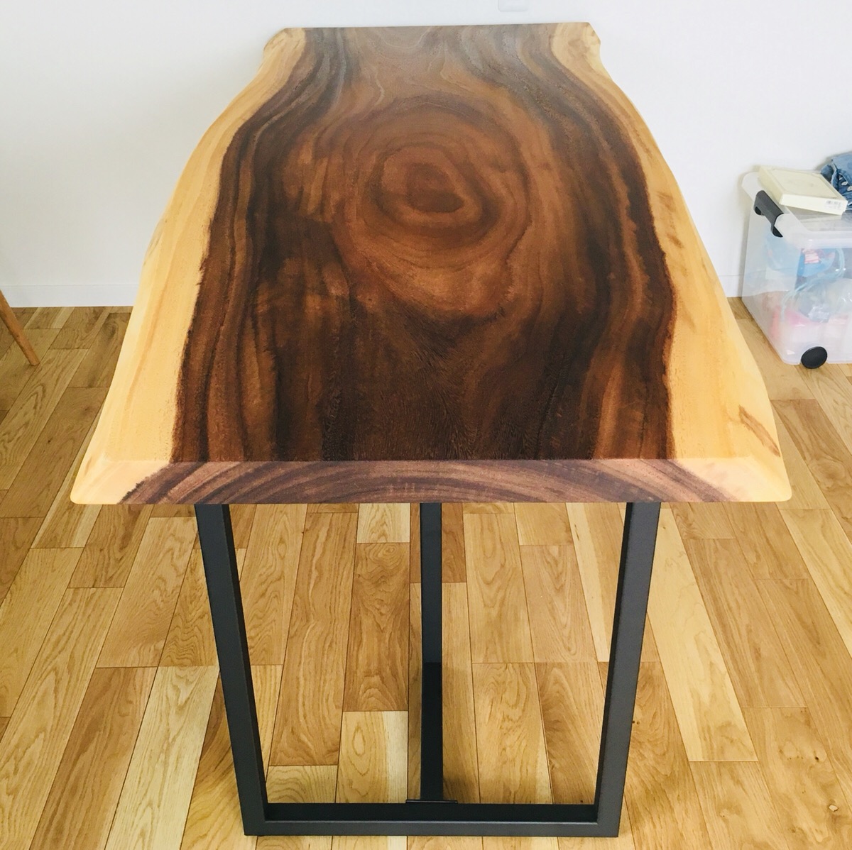 K様邸モンキーポッド一枚板 納品しました！