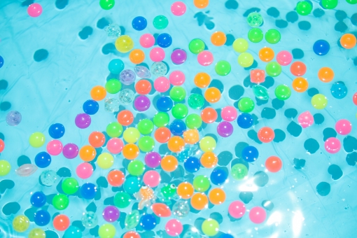 涼しげなスーパーボールすくい