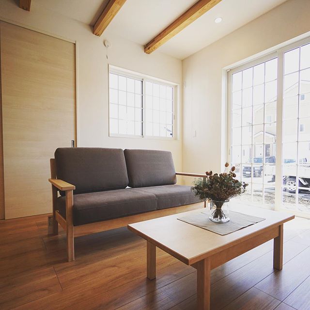 Northern Forest設置事例 明るい色調の内装材にピッタリとくる飛騨産業のNorthern Forestシリーズ。柔らかな雰囲気のインテリアにまとまりました。