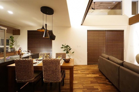 大きな窓の吹き抜けがあるLDK
#第一建設 #livingd #hibiki #静岡 #新築 #住宅 #新築一戸建て #マイホーム #おうち #おうち時間 #おうちカフェ #リビング #ダイニング #キッチン #バリ #アジアン #コーデ #窓 #吹き抜け #インテリア #デザイン #アイランドキッチン