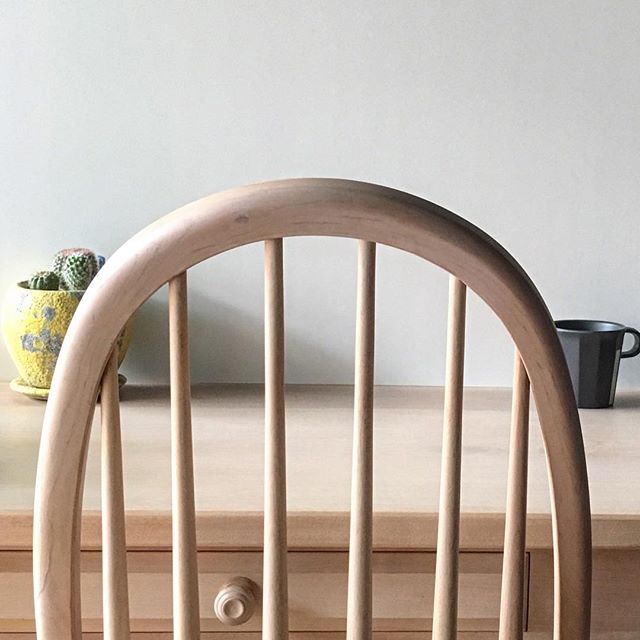 .触れたくなるなめらかな木肌。北海道カバ材を使用した飛騨産業のNorthern Forestシリーズ。◆Northern Forest チェア ¥39,000+TAX◆Northern Forest テーブル ¥120,000+TAX.#チェア #テーブル #飛騨産業 #northernforest #ナチュラルインテリア #カントリー#インテリア