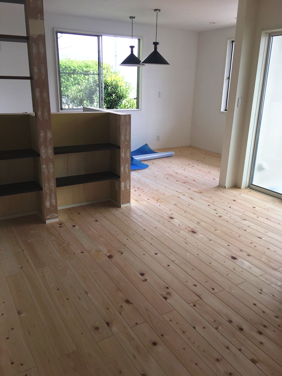 9月8日・9日　リノベーション見学会　桧のフローリング（富士市）