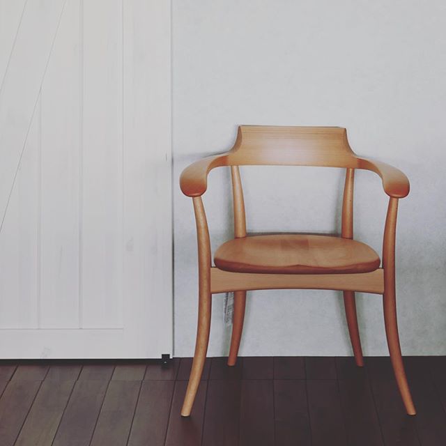 優美な曲線エレガントな佇まい。座ぐり加工の座面は、吸いつくような座り心地。アームの先はいつまでも撫でたくなる手触り。立ち上がりたくない椅子と評されるクレセントアームチェア。是非お試しください！#クレセント#アームチェア#曲げ木#座ぐり#椅子#飛騨産業#バーンドア