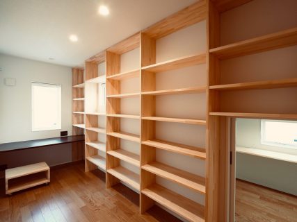 読書好きな方必見。3000冊の本を収納できる家