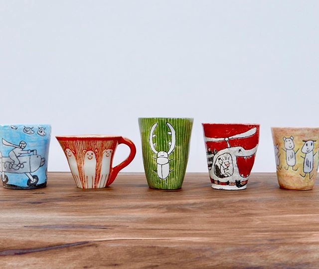 天然由来、一点モノ同士のかけがえのない"しつらえ"<br />
【ハナレアルタナ企画展のお知らせ】<br />
MUKU-TEN×器のしつらえ<br />
Table.2「画家ふたりの器展ー持塚三樹と長谷川ジェット」<br />
会期;2019年2月23日(土)〜3月24日(日)<br />
<br />
無垢一枚板MUKU-TENにしつらえた、現代美術作家で画家のお二人による器を展示販売します。<br />
<br />
#持塚三樹<br />
#長谷川ジェット<br />
#器展<br />
#現代美術作家<br />
#exhibition <br />
#mukuten<br />
#無垢一枚板<br />
#一枚板テーブル <br />
#walnut<br />
#クラロウォールナット<br />
#インテリア<br />
#interior<br />
#静岡家具<br />
#静岡インテリア<br />
#器<br />
#器好き<br />
#富士市<br />
#一枚板