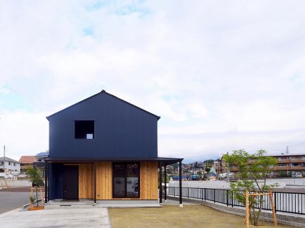 今週のLivingDコラム「藤枝支店発！モデルハウス樹BACO（キバコ）見学ミニバスツアー」