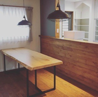 一枚板テーブルのすゝめ―HANARE ALTANAインテリアブースへどうぞ！！