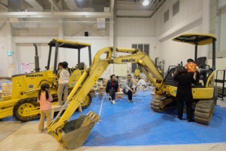 働く車と記念写真！