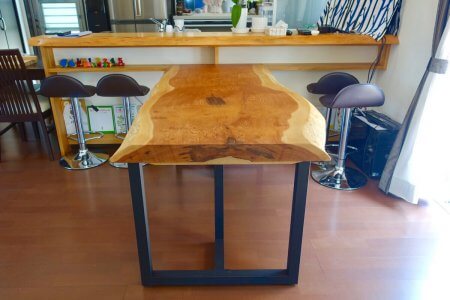 【MUKU-TEN納品事例】緻密な木目の秋田天然杉一枚板