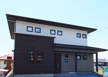 外壁材はニチハのFuge　二世帯の家見学会　【HIBIKI富士】