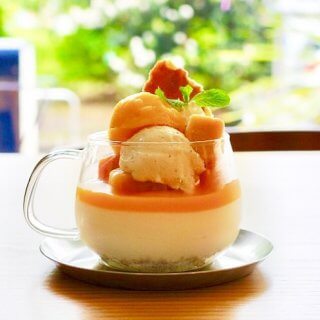 新デザートメニュー♪「生とろレアチーズとマンゴーのパルフェ」