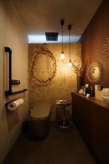 アルタナカフェ　トイレがシックな空間に…！