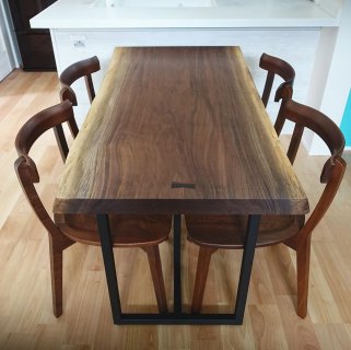 ブラックウォールナット一枚板を納品いたしました！