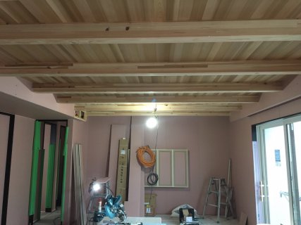 レッドシダー施工中
