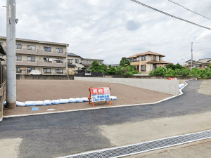 富士市天間分譲地　2区画　900万円　建築条件無し　天間小学校・鷹岡中学校区