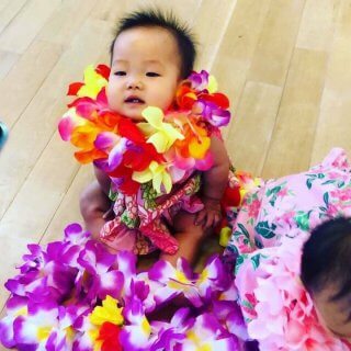 まるでクリスマス天使.* ♡ ベビーフラダンス講座【暮らすプラス藤枝】