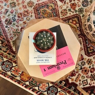 ゴールドのサイドテーブルは﻿ @francfranc_official さんでGet✨﻿ ﻿ どんなお家にもアクセントになって﻿ オシャレに仕上がります🦋﻿ ﻿ ﻿ #KIBACO03 は十人十色に家が変化﻿ ﻿ ﻿ 第1弾お家テーマは、﻿ #おんなのこのスキをつめこんだお家﻿ ﻿ なので、このおうちのインテリアや壁紙などは﻿ 女性スタッフがコーディネート﻿ ﻿ ﻿ ご見学できます🌿﻿ OPEN時間は @besso_altana のストーリーで確認できます﻿ ﻿ ホームページより見学ご予約も出来ますよ☺️﻿ ﻿ ﻿ ﻿ presented by ﻿ @livingd_works_daiichikensetsu ﻿ ﻿ ﻿ ﻿ ﻿ #静岡﻿ #富士市﻿ #富士見台﻿ #ロングライフデザイン﻿ #お家づくり﻿ #暮らし方﻿ #帰りたくなるお家﻿ #イベント﻿ ﻿ #富士市ママ﻿ #ママライフ﻿ #ベビー﻿ #子供のいる暮らし﻿ #プレママ﻿ #ママ友﻿ #フリースペース﻿ #読書﻿ #サボテン﻿