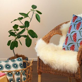 ﻿ Episode1﻿ #おんなのこのスキをつめこんだお家 ﻿ ﻿ ﻿ ﻿ 皆さんあけましておめでとうございます！﻿ ﻿ 年末年始はいかがでしたか？﻿ ﻿ 2020年もよろしくお願いします🌿﻿ ﻿ ﻿ 2月は @balmuda でこんがり焼いた食パンと美味しいコーヒーをご用意してお待ちしてます﻿。 ﻿ ぜひお家に遊びに来てくださいね﻿ ﻿ ﻿ ﻿ 営業時間は @besso_altana のストーリーをご覧下さい﻿♪ ﻿ ﻿ ﻿ ﻿ ﻿ 『富士市富士見台にあるアルタナの別荘 @besso_altana から始まる物語』﻿ ﻿ ﻿ ﻿ # KIBACO03 は十人十色に家が変化。﻿ ﻿ presented by ﻿ @livingd_works_daiichikensetsu ﻿ ﻿ ﻿ ﻿ MODEL HOUSE 2019.12.14(Sat) ~ OPEN﻿ ﻿ <2月の定休日>﻿ 火曜と水曜日﻿ ﻿ ﻿ #静岡﻿ #富士市﻿ #富士見台﻿ #ロングライフデザイン﻿ #お家づくり﻿ #暮らし方﻿ #帰りたくなるお家﻿ #カフェ気分﻿ #お家見学﻿ #balmuda #食パン #コーヒー