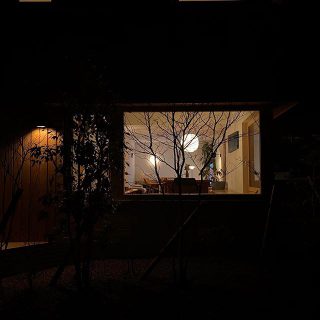 夜の雰囲気も心地よい

本日も多くの皆様に
御来場いただきました。

遠方から御来場のお客様より
来て良かった。と感想をいただきました。
ありがとうございます。

大切な家のこと
いつでもお気軽にご相談ください。

明日はイベントも開催
皆様のお越しをお待ちしております

アルタナの別荘
@besso_altana 
十人十色の暮らし
@livingd_kibaco_03
2棟どちらもご覧いただけます。

お問い合わせは
Besso ALTANA
☎︎0545-67-3939へ

#openhouse 
#モデルハウス
#ベッソアルタナ
#別荘#照明#間接照明

#リビング
#ルイスポールセン 
#家具#テキスタイル
#ラグ#インテリア
#心地よい空間
#心地よい暮らし 
#パッシブデザイン
#ロングライフ
#デザイン
#第一建設
#一枚板
#マイホーム計画中
#家づくり
#間取り
#収納術 
#子育て
#ファミリー
#富士市イベント
#静岡イベント
#富士市
@livingd_works_daiichikensetsu