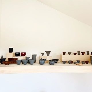 二階の展示は
食卓まわりの器たち

いよいよ今週末まで。

Besso  ALTANAは
火•水定休日となります。

お問い合わせは
お電話でお願いいたします。
Besso ALTANA☎︎0545-67-3939

#食卓
#お茶の時間
#暮らしの道具

#藤井ノゾミ
#小端吾郎
#作品展
#販売

#展示会#モデルハウス
#アート#花のある暮らし 
#暮らし#心地よい暮らし 
#リビングインテリア 
#パッシブデザイン
#丁寧な暮らし
#インテリア
#暮らし
#HIBIKIの家
#一枚板
#間取り
#収納術
#器#器好き#新生活
@livingd_works_daiichikensetsu 
@livingd_kibaco_03
#マイホーム計画中
#openhouse
#富士市
#静岡
#別荘