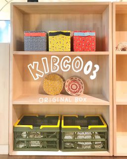 ﻿
﻿
KIBACO03オリジナル棚のご紹介☺️﻿
﻿
三段タイプのコチラは﻿
H125.5cm/W84cm﻿
﻿
収納ボックスもすっぽり入る﻿
使い勝手の良い収納棚﻿
﻿
床の色に合わせて色を変えるのも👌﻿
﻿
﻿
▽△▽△▽△▽△▽△▽△▽△▽△▽△▽△▽△▽△▽△▽﻿
KIBACO03モデルハウスご見学出来ます🙌﻿
プロフィール画面のURLからGO！﻿
﻿
コロナ対策として、﻿
室内の換気・除菌を徹底しております！﻿
▽△▽△▽△▽△▽△▽△▽△▽△▽△▽△▽△▽△▽△▽﻿
﻿
﻿ \ご質問、コメントお答えします✨/﻿
﻿
あのインテリアどこの？﻿
壁紙どこの？﻿
ベッソアルタナってどこ？﻿
﻿
などなどお待ちしてます😊﻿
﻿
KIBACO03以外のご質問もお答えします！お気軽にどうぞ🎵﻿
﻿
﻿
﻿
@altana_cafe の別荘、 @besso_altana という場所に新しく完成した、#KIBACO03 は十人十色に家が変化﻿
﻿
第1弾お家のインテリアテーマは、﻿
『 #おんなのこのスキをつめこんだお家』﻿
﻿
produced by ﻿
@livingd_works_daiichikensetsu ﻿
﻿
﻿
﻿
﻿
#静岡﻿
#富士市﻿
#富士見台﻿
#ロングライフデザイン﻿
#お家づくり﻿
#暮らし方﻿
#新築計画中の人と繋がりたい﻿
#ママ﻿
#パパ﻿
#おうち見学﻿
#富士市イベント﻿
#ファミリー﻿
#インスタ映え﻿
#富士市ママ﻿
#ママライフ﻿
#ベビー﻿
#子供のいる暮らし﻿
#プレママ﻿
#ママ友﻿
#女の子ママ﻿
#男の子ママ﻿
#規格住宅﻿
#インテリア﻿
#収納アイデア﻿
#収納﻿
#棚﻿
﻿
<p>[button url='https://www.livingd.jp/besso_altana' title='Baeeo_ALTANAモデルハウス >>' color='#1e73be' icon=' icon-triangle-right' size='default' newwindow='1']</p>