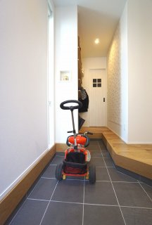 手押しバイクのおける『土間の或る玄関』