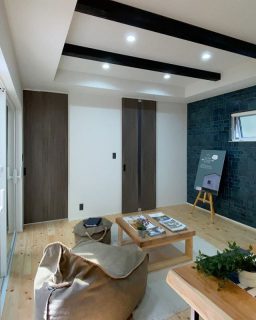 ・
おはようございます。
本日も見学会スタートしました。
・
4月11日(土)12日(日)
10時00分〜16時00分
沼津市上香貫宮原町
完成見学会開催🏠✨
詳細は右へスワイプでQRから👆
#沼津市上香貫宮原町トリプルガラスと太陽光でZEH対応の高性能な住まい
コロナウィルス対策として、
ご来場が重なった場合は時差案内を致します。
皆様のご協力よろしくお願い致します。
-
-
-
詳細や質問はメールやDMでご連絡ください✉️
-
家づくりのこだわりは様々💡
それはお施主様も建築会社も同じ👌
数枚の四角だけでは伝え切れない
第一建設の家づくりに対する想い。
それはホームページを覗いてみてください☺️
-
〜〜〜〜〜〜〜〜〜〜〜〜〜〜〜〜
夢を描こう。創ろう。
#LivingD の第一建設
ホームページはプロフィールから。
🏠 ▶︎▶︎▶︎ @livingd_numazu
〜〜〜〜〜〜〜〜〜〜〜〜〜〜〜〜
-
#第一建設 沼津支店は沼津ぐるめ街道沿いにあり、カフェ(@cafe_ldk)併設のモデルハウスが隣接しています。
日替りで五感を刺激するイベントを開催中。
詳しくはCulas+沼津(@culasplus_numazu)から。
楽しい#家づくり を共有しましょう😊
-
=施工エリア例==========
沼津市 三島市 清水町 長泉町
裾野市 御殿場市 小山町 
函南町 伊豆の国市 伊豆市 他
====================
-
-
#沼津 #富士 #静岡 #HIBIKI #新築 #住宅 #注文住宅 #自由設計 #マイホーム  #施工実例 #内観 #インテリア #リビング #LDK #無垢床 #タイル #太陽光発電 #トリプルガラス #自然素材 #木と暮らす #木の家 #おしゃれな家 #高性能住宅 #見学会 #完成見学会