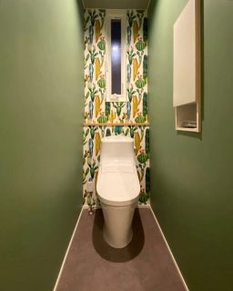       
   
1階と2階のトイレに
植物のアクセントクロスを🌵♪
   
      
⛰ 4/11(土)～26(日)
   
『 登山・キャンプ好きの方必見❕
   登山用品を収納するガレージのある家 』 🎥
   
オンラインでの見学もできます✨
  
   
詳細・ご予約は @daiichi_fujieda の
プロフィールURLより 💌
     
※ 新型コロナウイルス感染拡大の状況を踏まえ、
ご来場者様の健康と安全を第一に考え、ご見学いただく
お客様が重ならないように日時を相談させていただく場合がございます。申し訳ございませんが、予めご了承お願い致します。
   
   
#完成見学会#ガレージのある家#新築一戸建て
#自由設計の家#トイレ#収納#トイレ収納
#アクセントクロス#グリーン#植物
#トイレクロス
#サボテン#ナチュラルテイストの家
------------------------------
@daiichi_fujieda
藤枝市水守2-1-1
TEL054-645-5900
------------------------------
,
,
住まいのご相談やモデルハウス見学 、お気軽にご予約ください😊
ご興味のある方はお電話、HP、DMからどうぞ！
,
livingd 第一建設 藤枝支店は#静岡県 #藤枝市 にあります✨
,
HOUSE OF THE YEAR in ENERGY 特別優秀賞3年連続特別優秀賞受賞や
#長期優良住宅 ZEH など性能の高い建物はもちろん#無垢の床 や#自然素材 を生かしたデザイン性のある注文住宅を中心に木の家 を造っています✨
,
藤枝支店は水曜日定休で#モデルハウス を公開中です！
隣接する XOXO （キスキス）はZEH仕様の #カフェ です。（水曜＆土曜 定休）
子育て世代のパパ 静岡ママ にぴったりの#家づくり をサポートいたします✨  #施工実例静岡県 #藤枝市 にあります✨
,
HOUSE OF THE YEAR in ENERGY 特別優秀賞3年連続特別優秀賞受賞や
#長期優良住宅 ZEH など性能の高い建物はもちろん#無垢の床 や#自然素材 を生かしたデザイン性のある注文住宅を中心に木の家 を造っています✨
,
藤枝支店は水曜日定休で#モデルハウス を公開中です！
隣接する XOXO （キスキス）はZEH仕様の #カフェ です。（水曜＆土曜 定休）
子育て世代のパパ 静岡ママ にぴったりの#家づくり をサポートいたします✨  #施工実例