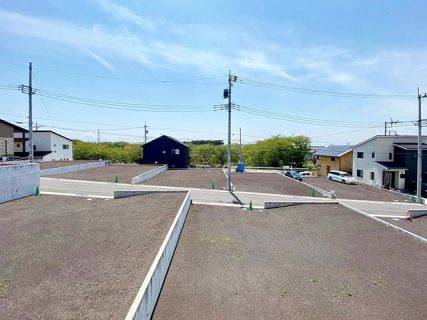 四季薫る街　富士見台
分譲地からの眺めをお届け🌿
.
暮らしを楽しむなら
借景という選択もオススメ🏠
.

御契約・お問合せが増えております
知りたい事・ご相談
お電話でも承ります。
お気軽にどうぞ
Besso ALTANA☎︎0545-67-3939

#土地探し
#分譲地
#不動産
#見学会

#暮らし
#イメージ
#暮らすように過ごす
#モデルハウス
#ベッソアルタナ
#モデルハウス販売中 
#家具#インテリア
#パッシブデザイン
#デザイン
#第一建設
#一枚板
#マイホーム計画中
#家づくり
#間取り
#収納術 
#子育て
#ファミリー
#富士市
#静岡市
#沼津市
#三島市
#暮らしの提案
@livingd_works_daiichikensetsu
@livingd_fudousan_chintai
@livingd_kibaco_03

#おうち時間を楽しむ
#借景#若葉