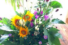 今週のLiving Dコラム「秋の花材や実を使ったフラワーアレンジブーケ講座」