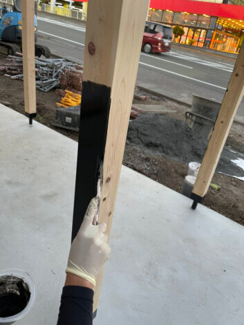 柱の塗装のお手伝い