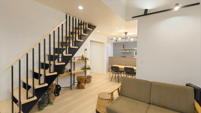 「★木製スリット階段ですっきりおしゃれに★」エースホーム通信No.2766【エースホーム富士店】