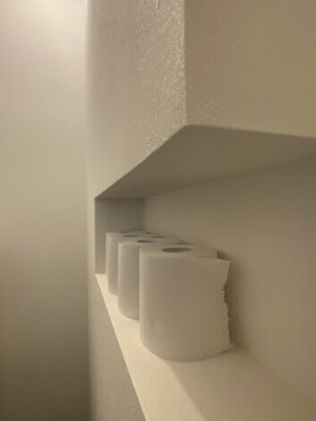 生活感を感じさせないシンプルでおしゃれなトイレのニッチ＊