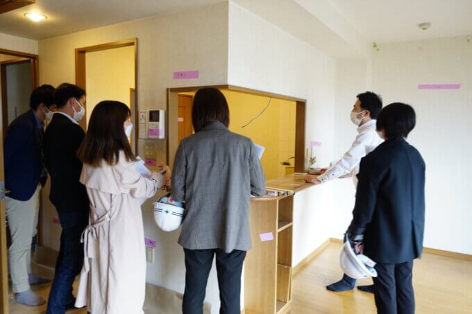マンションのリノベ現場へ新入社員と研修に☺一戸建てのリノベ見学会も富士市にて開催します。