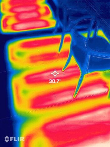 富士山の初冠雪が発表されました！　～初めて床暖房を体感してみました～