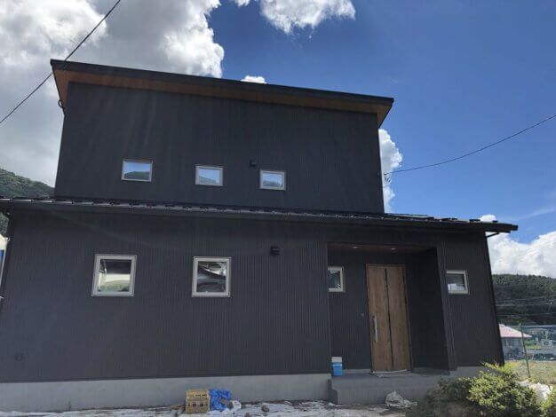 山梨県富士吉田市　完成見学会イベント情報　～玄関から2つの導線でスムーズな暮らし～