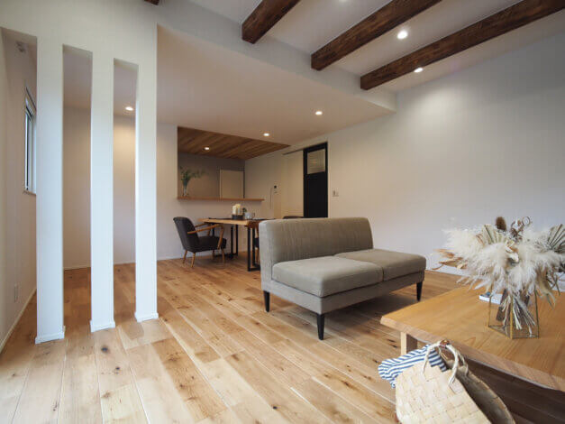 山梨県富士吉田市　完成見学会イベント情報　～LDKに折上天井とレッドシダー、メリハリのある空間～