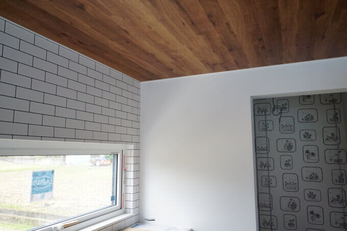 見学会のお家🏡クロスが貼られました♪