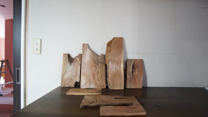 欄間材の残りが、パーティートレイに変わりました。【山本ブログ】