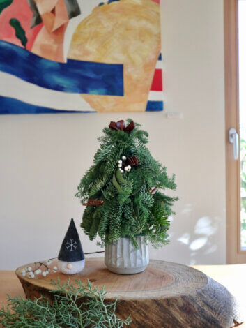 もみの葉でクリスマスツリーづくりしませんか