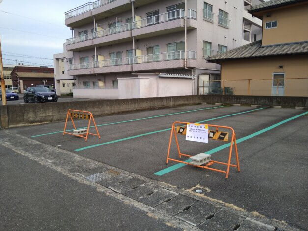 賃貸アパート『瓜島貸駐車場』