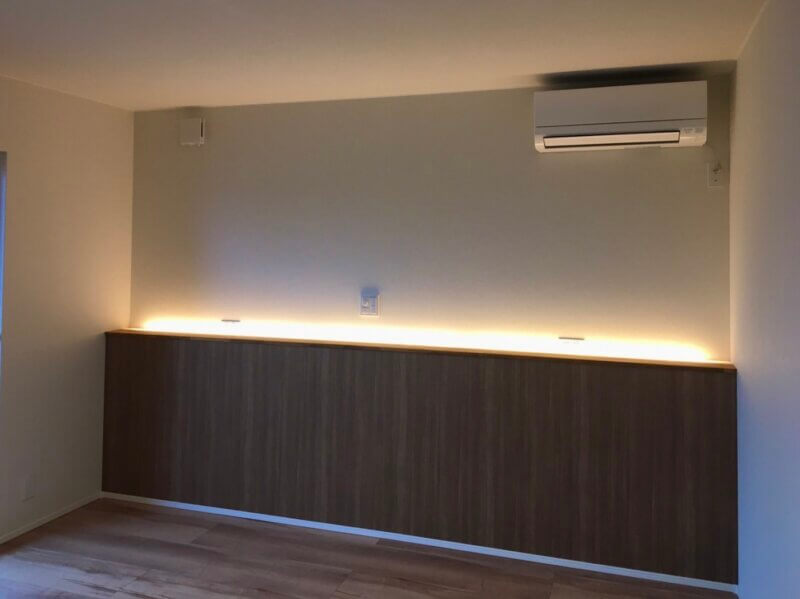 堀上天井と大きな窓の開放的な22帖LDK | LivingD | リビングディー第一